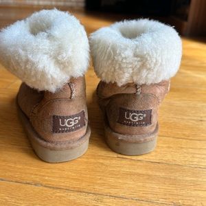 Uggs girls size 13